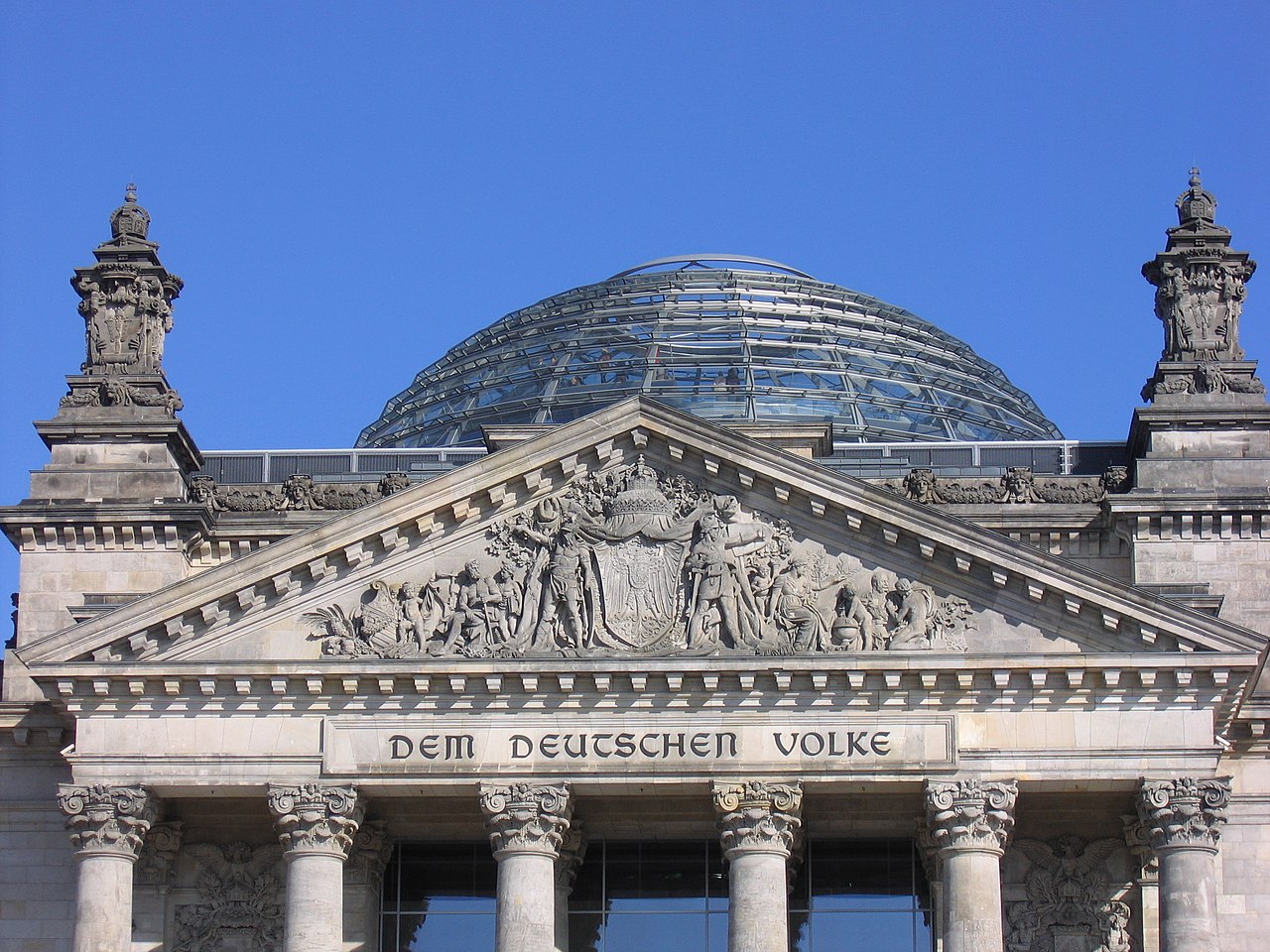 Reichstag exterior 314.JPG