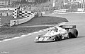 Ronnie Peterson pilotando o P34 na Carreira de campións de 1977.