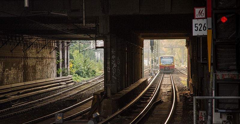 File:S-Bahn at Schönhauser Allee (15186068599).jpg