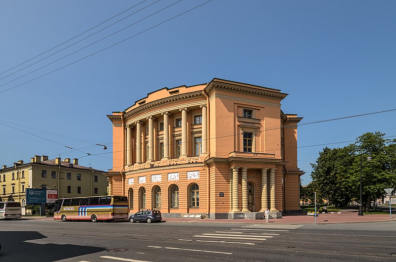 File:Saint Michael's Castle Guardhouse.jpg