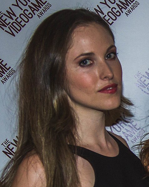 File:Samantha Strelitz - New York Game Awards 2019 (cropped).jpg