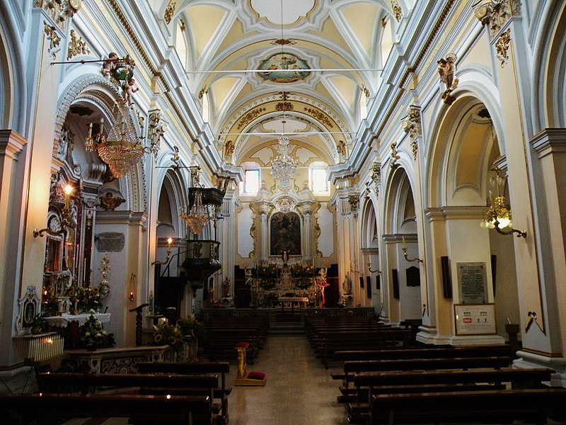 File:Santuario della Madonna del Castello interno della chiesa.JPG