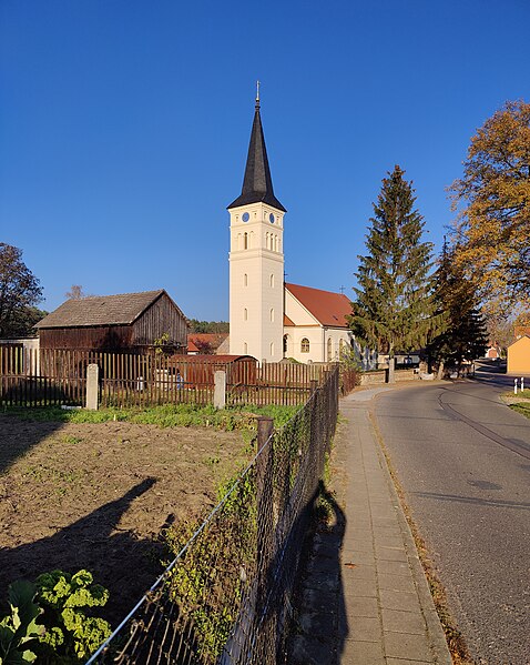 File:Schäpe, Dorfkirche (37).jpg