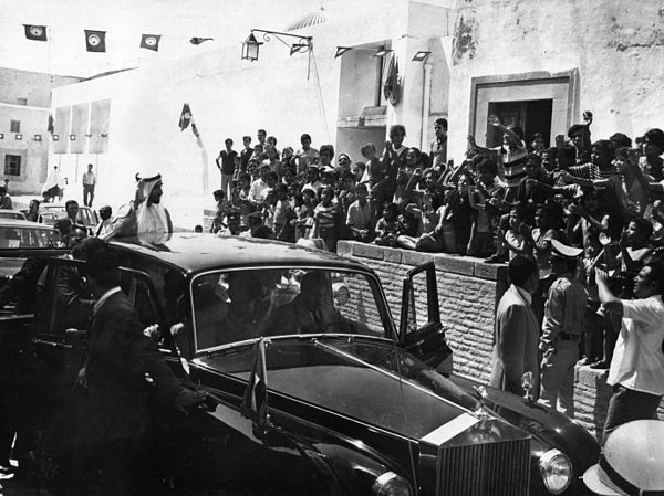 Sheikh Zayed salutes Tunisian crowd during his visit to Kairouan City in the mid-70s