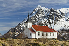 Sildpollnes Church and Higravstindan in morning, Austvågøya, Lofoten, Norway, 2015 April.jpg