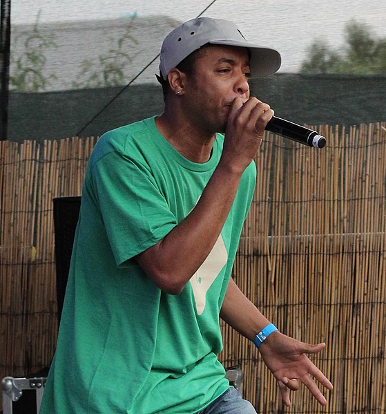 Slim Kid performing in 2013