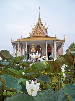 Phnom Penh: Historia, Geografi och klimat, Turism