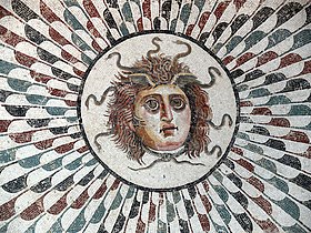 Sousse mosaic Gorgon 03.JPG