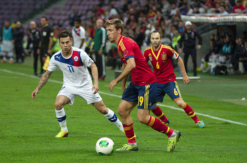 File:Spain - Chile - 10-09-2013 - Geneva - Eduardo Vargas, Ignacio Monreal and Andres Iniesta.jpg