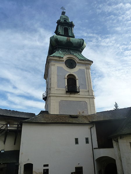 File:Starý zámok, Banská Štiavnica - hodinová veža.JPG