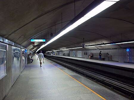 Station metro Cote des Neiges Montreal