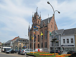 Stekene, varmega gemeentehuis-oeg15443-foto2 2013-05-06 15.21.jpg