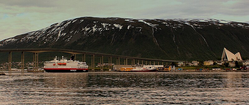 File:TROMSO HARBOUR NORWAY JUNE 2014 (15809914138).jpg