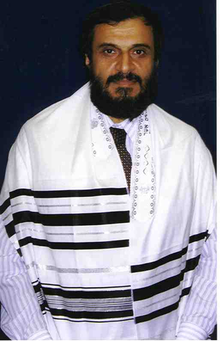 <span class="mw-page-title-main">Tallit</span> Jewish prayer shawl