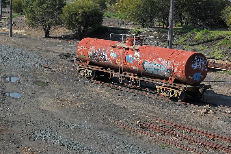 File:Tank car at Albury railway station.JPG