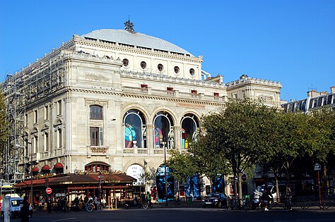 Le théâtre du Châtelet vu de l'extérieur.