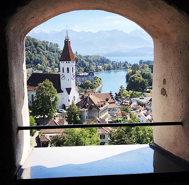 File:Thun.jpg