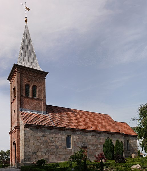 File:Trige Kirke.jpg