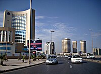 Tripoli, die Libiese hoofstad, se infrastruktuur het voordeel getrek uit die land se oliebronne.