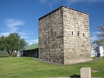 Trompetter's Drift Tower, Fraser's Camp'ın yaklaşık 11 km doğusunda Balık Nehri'nin kıyısında yer almaktadır. Sinyal kuleleri serilerinden biri değildi ve kendi ilginç geçmişine sahip. Trompetter's Drift, Fish Ri ağzından yaklaşık 27 kilometre yukarıda Yer türü: Askeri Şimdiki kullanım: Çiftlik binaları. Trumpetter's Drift, 19. yüzyılda Doğu Sınırında inşa edilen büyük kalelerin en sağlam olanıdır.