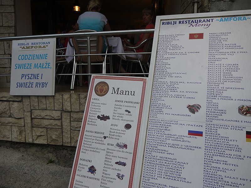 File:Ulcinj i widok na menu - panoramio.jpg