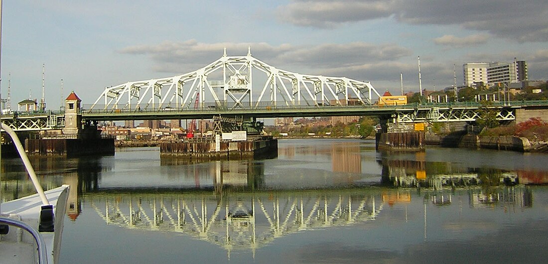 ユニバーシティ・ハイツ橋