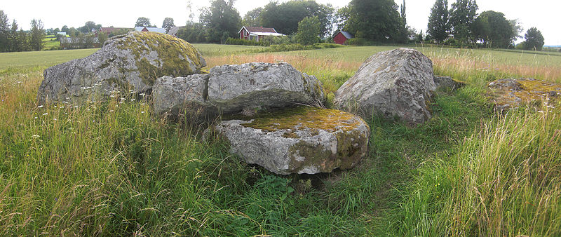 File:Varkumla15 ganggrift fr OSO 2011-07-20.jpg