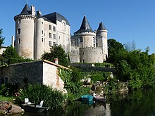 Verteuil chateau charente.JPG