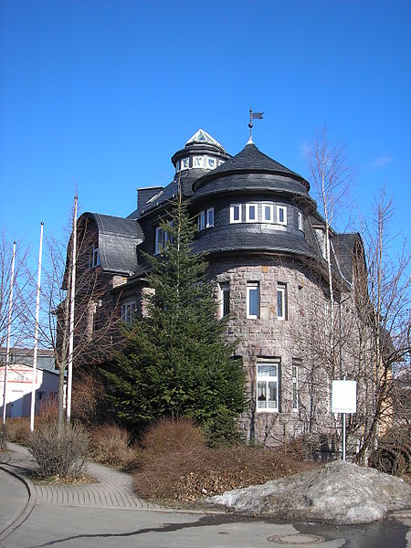 File:Villa am Bahnhof Ilmenau.JPG