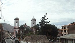 Platz des 18. Mai und die Kirche San Juan Bautista