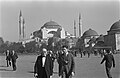 Vraagteken vlucht Lockheed Electra naar Istanbul Aya Sofia moskee, Bestanddeelnr 910-7824.jpg