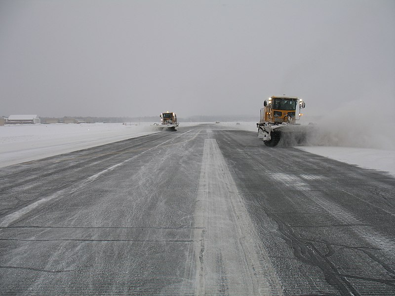 File:Westfield-Barnes Airport Snow Removal, January 21, 2011 (5375780124).jpg