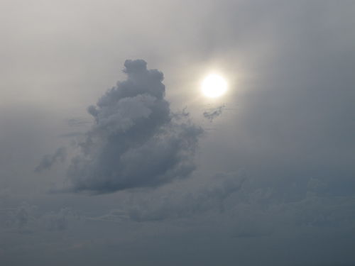 Wolke über der Küste von Malta