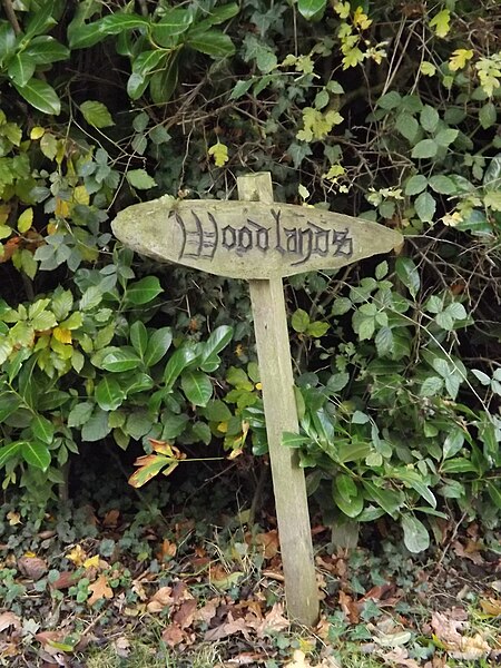 File:Woodlands sign - geograph.org.uk - 4241799.jpg