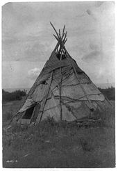 Yakama tipi, by Edward Curtis, 1910 Yakimatent.jpg