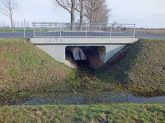 Combination of the Zauchgraben (from left) with the Kleinpösnaer Umflutgabe before the Baalsdorf – Kleinpösna road