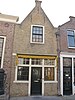 Huis met tuitgevel