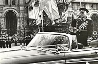 Маршал Советского Союза Р. Я. Малиновский принимает парад на Красной площади в Москве.jpg