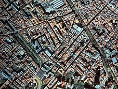 105 Museu d'Història de Catalunya, vista aèria del Raval.JPG