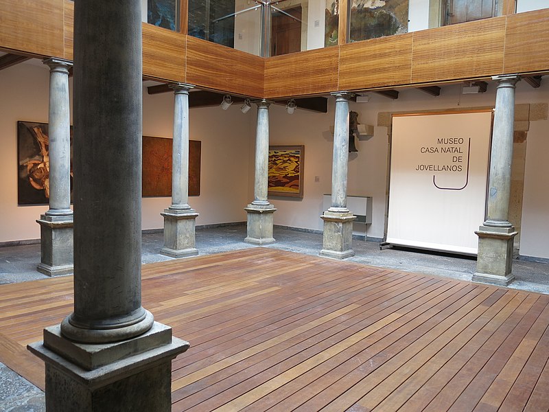 File:144 Casa Jove-Labandera, Museo Casa Natal de Jovellanos (Cimavilla, Gijón), pati.jpg