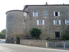 Le château de Champagne-Mouton