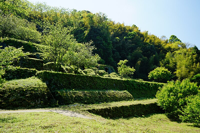 File:180504 Shimizudani Refinery Ruins of Iwami Ginzan Silver Mine Oda Shimane pref Japan04s.jpg