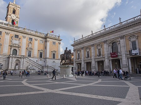 Tập_tin:2014_equestrian-statue-of-marcus-aurelius-6-right-corner-tele-wide_cool1_gh3-raw_xxx_e-1-a_trans-horse_pho.jpg