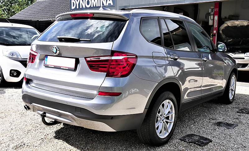 File:2015 BMW X3 sDrive F25 (rear).jpg