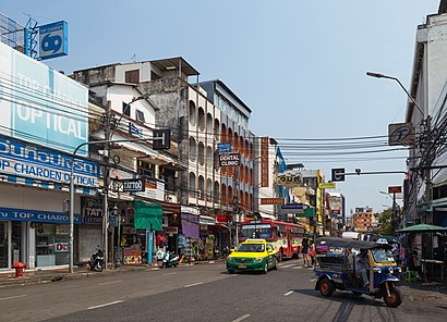 วิธีการเดินทางไปที่ ถนนจักรพงษ์ โดยระบบขนส่งสาธารณะ – เกี่ยวกับสถานที่