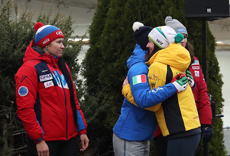 File:2018-11-24 Saturdays Victory Ceremonies at 2018-19 Luge World Cup in Igls by Sandro Halank–008.jpg