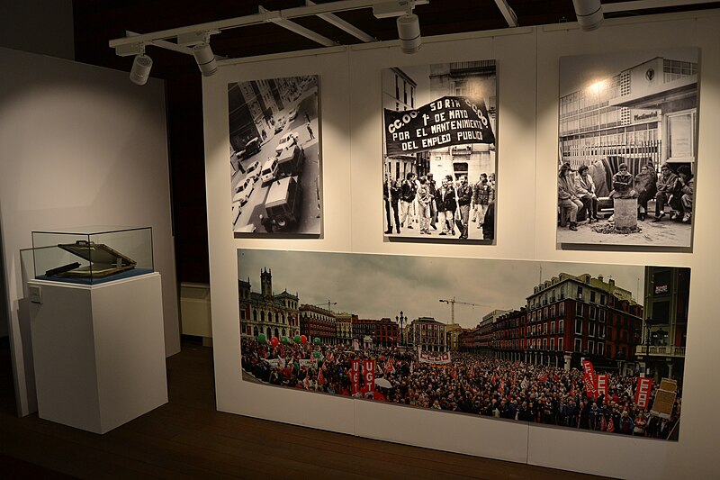 File:40 años de Comisiones Obreras. Exposición conmemorativa. (35326541875).jpg