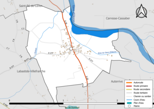 Carte en couleur présentant le réseau hydrographique de la commune