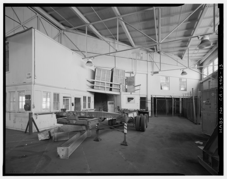 File:ACUTE NORTHEAST CORNER OF TRANSIT SHED FLOOR, SHOWING SOUTHEAST ELEVATION OF OFFICES. VIEW TO NORTH-NORTHEAST - Grove Street Pier, 1 Market Street, Oakland, Alameda County, CA HABS CAL,1-OAK,23-13.tif