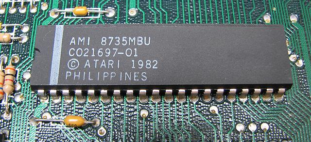 Atari ANTIC microprocessor on an Atari 130XE motherboard